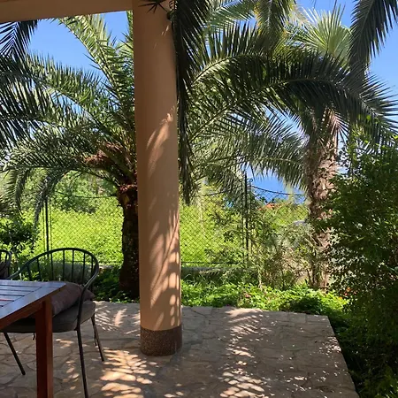 Grand Pool Ika-opatija شقة